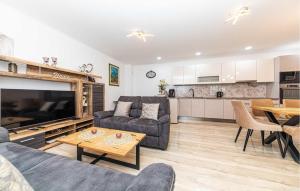 Awesome Home In Ricice With Sauna 