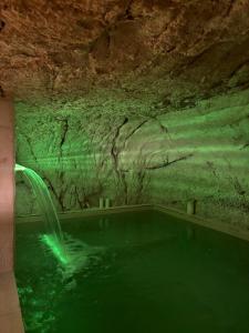 Cave Luxury Suite