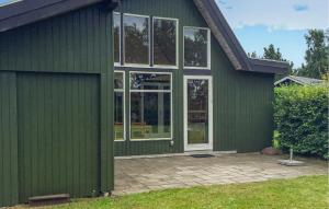 1 Bedroom Nice Home In Fårvang