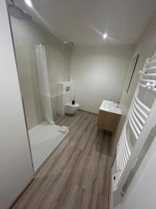 Hotels L'Aiglon Bylitis : photos des chambres