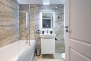 Central Spacious Apartment 407