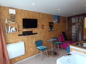 Maisons de vacances Gite Lachez Prise Sauna Balneo Privatif en Baie d'Authie Verton Berck sur mer Meuble de tourisme classe 3 etoiles : photos des chambres