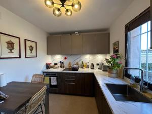 Appartements Apartment Loubet- 2 Bedroom flat with views : photos des chambres