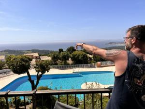 STUDIO POOL HOUSE 2 ETOILES VUE MER PANORAMIQUE AMAZING SEA VIEW WIFI LINGE LINEN INCLUS AIRCONDITIOn