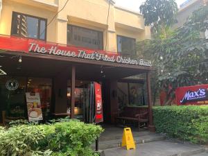 Avant at the Fort King bed Central 5mins to Highstreet BGC