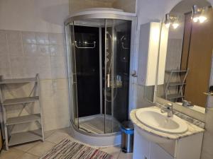 Appartement face à la mer , récent tout équipé