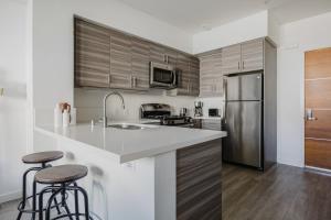 Blueground Brentwood pool AC nr Getty LAX-1294