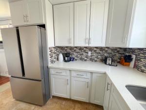 Serene Ala Wai Palms 2-Bedroom apts