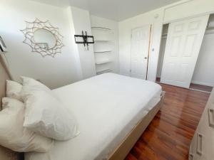 Serene Ala Wai Palms 2-Bedroom apts