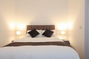 1-Bed Apt, Sofa Bed & Kitchen