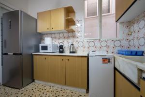 Nikaia One-Bedroom Comfort for 4 by ΜΡS