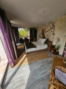 B&B / Chambres d'hotes La Pinede D'Estarac : Grande Chambre Double 