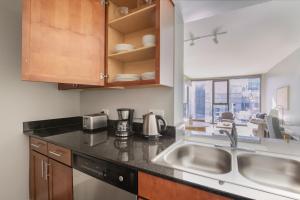 Blueground Chicago Loop pool nr Chicago River CHI-1076