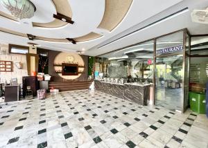 PREMIUM HOTEL S D Near Railwary Station Maa Mansa Devi Temple - Fully Air conditioned Room - Lift And Parking Available -Best Hotel In Haridwar