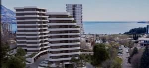 Azure Elite Apartment