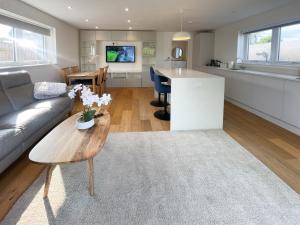Modern stylish house in Charming Fen Ditton Village