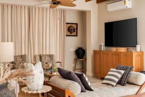 Dacha - Super Luxury 4bhk villa with pool