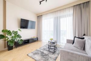 Bright Studio in Katowice with Air Conditioning & Parking by Noclegi Renters