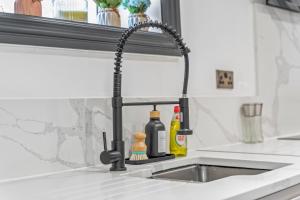 Ideal for Contractors Spacious Flat S10, sleeps 5