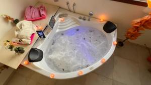 Luxury Panorama pyramids & jacuzzi