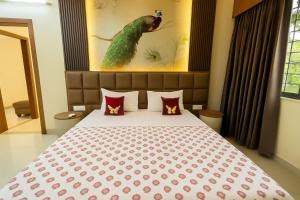 The Urban Rosa - Stylish 3BHK Nest in Quiet Locale