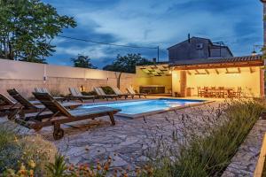 Villa Katja near Pula with whirlpool only 3 km from the beach