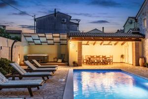 Villa Katja near Pula with whirlpool only 3 km from the beach