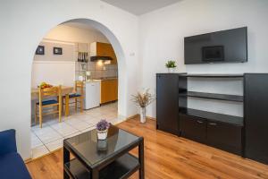 Apartment Igor with Terrace and Sea View