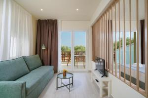 Kalliston Beach Apartments