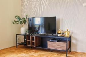 Prywatny Parking Apartament Zacisze by Rentoom