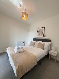 Modern & Stylish 1-Bed Apartment near Old Trafford and Central Manchester