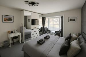 Great Georges Retreat Central Weymouth Beach Contactless Smart Accommodation