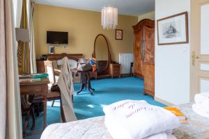 Hotels Chateau Hotel Du Colombier : photos des chambres