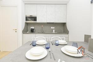 Glicine house Aquarium by ML WHITE HOUSE