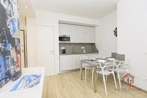 Glicine house Aquarium by ML WHITE HOUSE