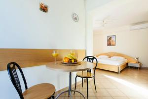 Steps from the Beach Sunny 2 Person Studio Apartment Jurkin Number three