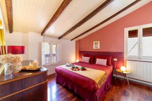 House of Chariot - In the Heart of Bologna