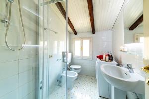 House of Chariot - In the Heart of Bologna