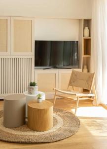 Lavish Unique Penthouse next to the seafront