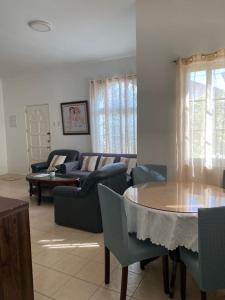 Hannah & Neils Place-Panglao