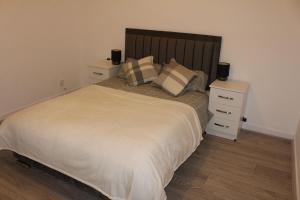 Cozy Spacious 2-Bedroom Retreat