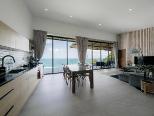 Panoramic Sea View Villa 3BR Paradise in Haad Yao