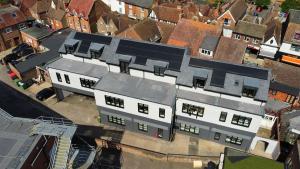 Luxury 2 bedroom 2 bathroomground floor centrally located - 1 Queen Street - Ashbrook Serviced Apartments