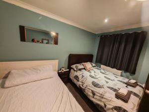 Double Rooms near Bournemouth Hospital ensuite or shared bathroom options