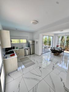 Villa Jarvis Modern and Quiet 3BR with Private Swimming Pool