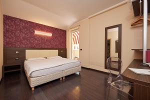 Double Room with Balcony Mountain Side room in Hotel Villa Smeralda