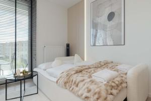 Modern Studio in Gdansk with Parking and Balcony by Noclegi Renters