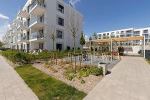 Modern Studio in Gdansk with Parking and Balcony by Noclegi Renters