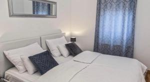 Urbana Villa Four Season Summer