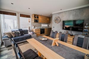 Floating house BRAVIA